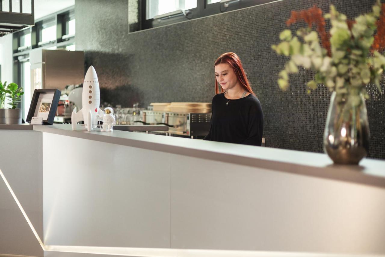 The Niu Star - Apartments Зиндельфинген Экстерьер фото